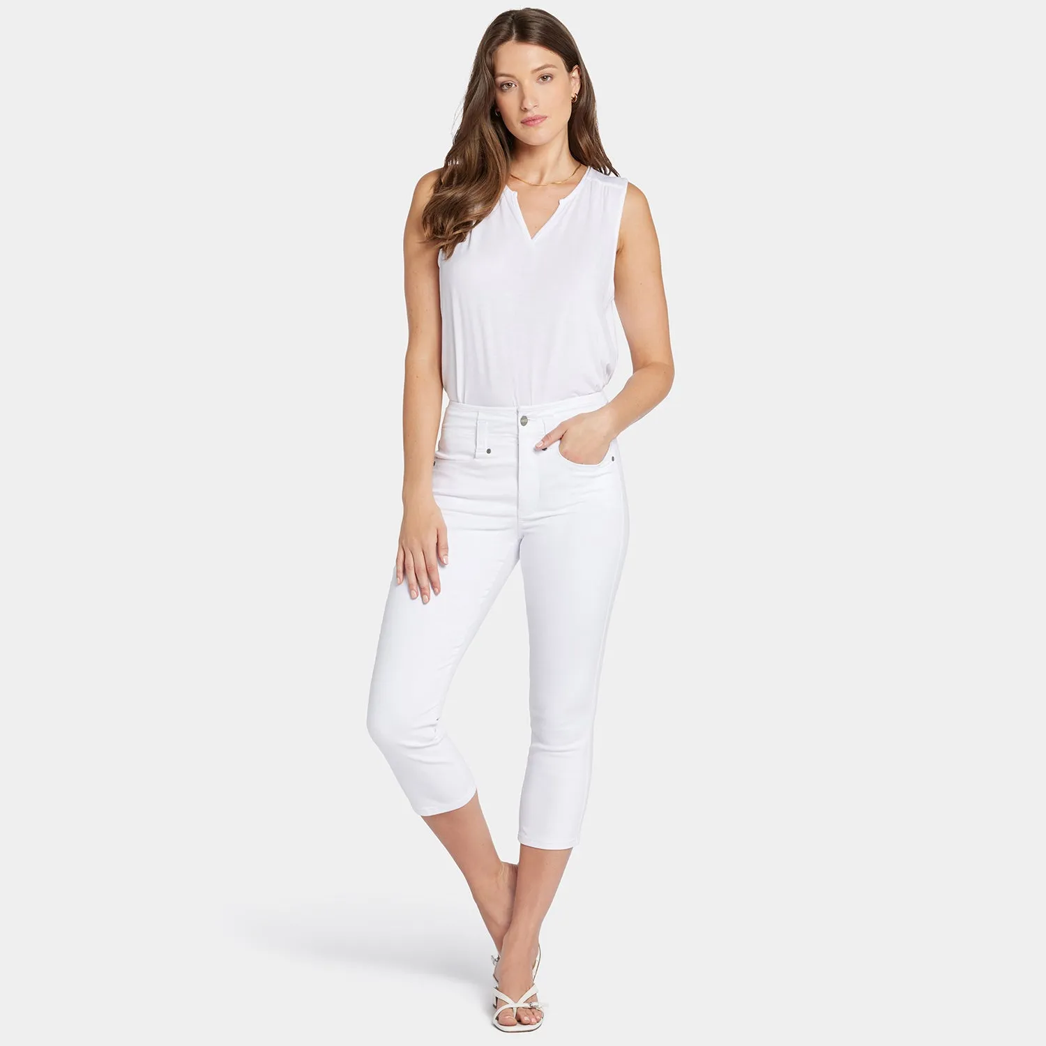 Ami Skinny Capri Jeans In Petite - Optic White